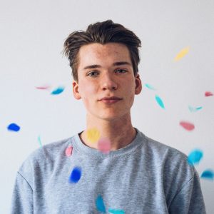 alt="social anxiety symptoms explained"